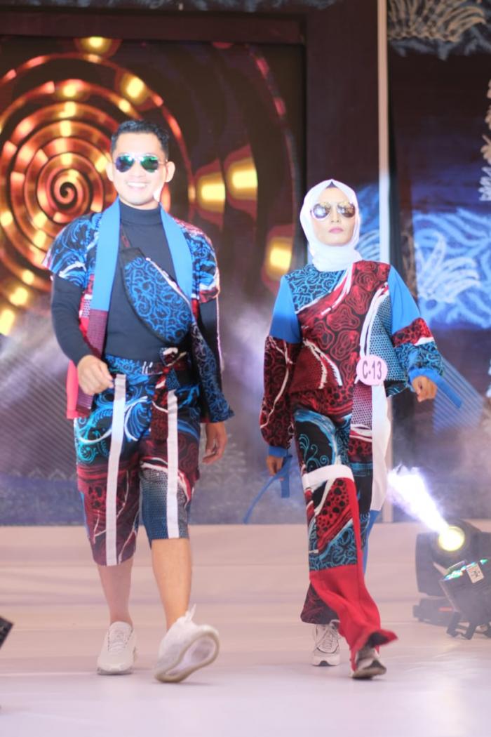 MERIAHKAN SABAK EXPO 2019 GURU MAN 1 IKUTI FASHION SHOW