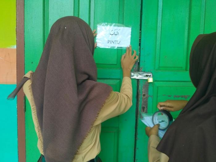 Guru Bidang Studi Bahasa Arab Ciptakan Arabic Area di MAN 1 Tanjung Jabung Timur.