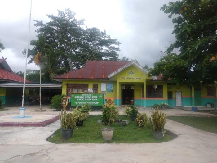 129 Peserta Didik MAN 1 Tanjung Jabung Timur di Umumkan Kelulusannya Melalui Website