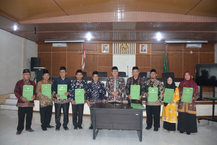 Perkuat Komitmen Kinerja, Kepala MAN 1 Tanjung Jabung Timur Teken Perkin Bersama Kemenag Tanjab Timur