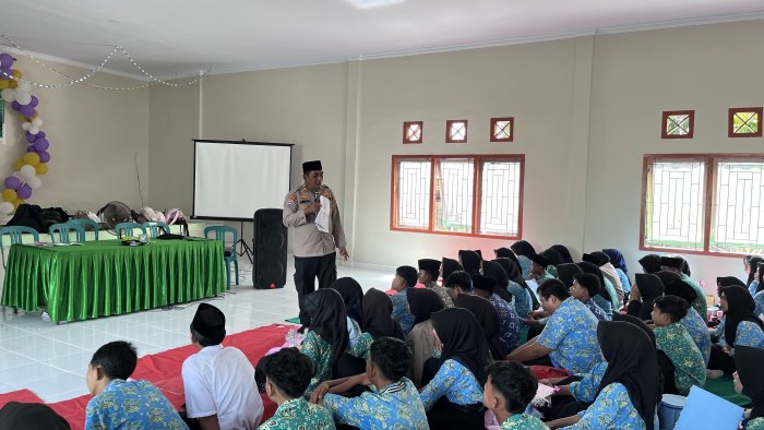Kapolsek Rantau Rasau Berikan Pembinaan kepada Murid Baru MAN 1 Tanjung Jabung Timur pada Kegiatan MATAMUDA 2026/2027